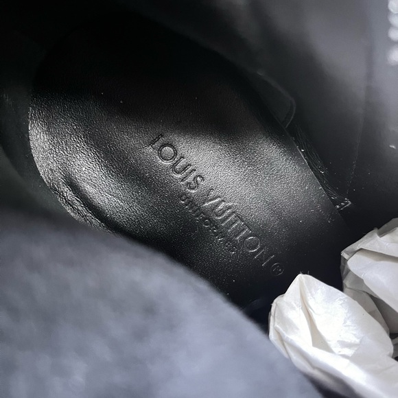 Authentic Louis Vuitton Silhouette Boots - Picture 9 of 10